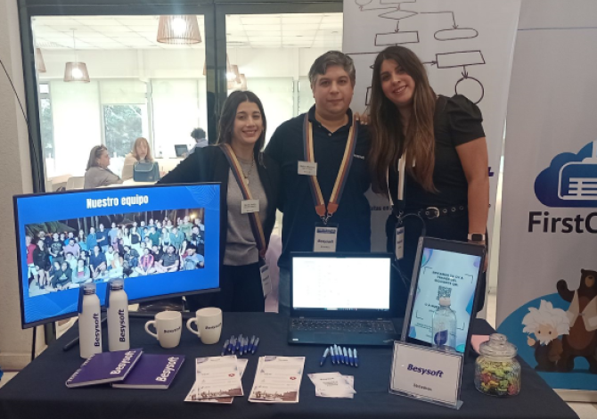 Stand de Besy en la feria de empleos